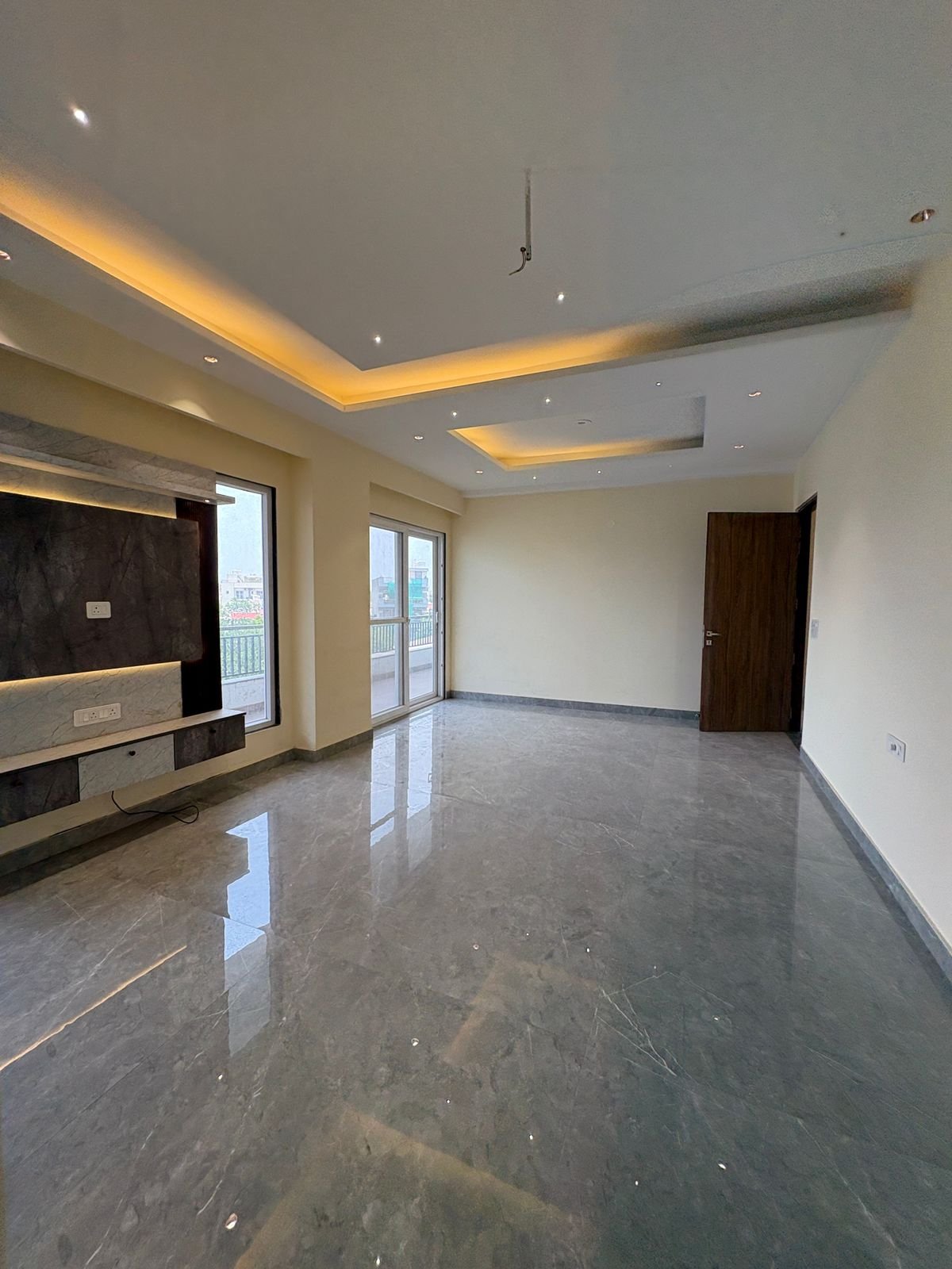 Brand New 4BHK Floor in Sector 23 Brand New 4BHK Floor in Sector 23